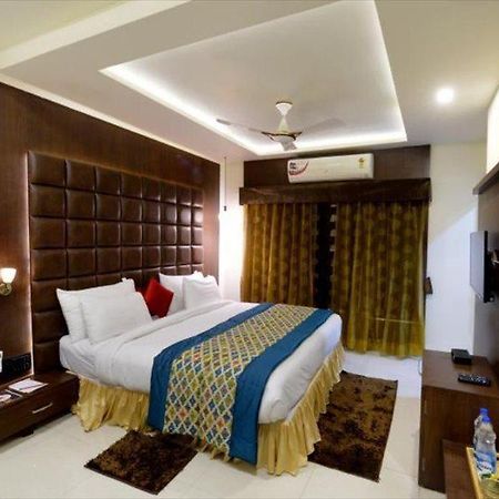 Hotel Mk Vivanta Gwalior Exterior foto